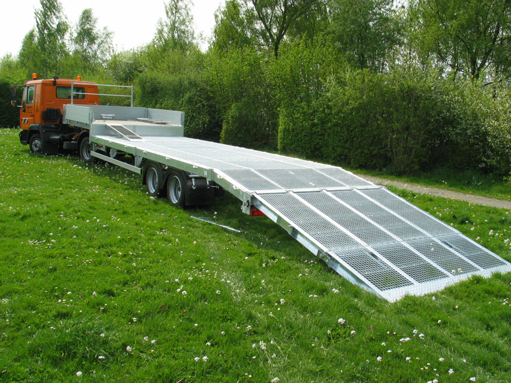 Mini – Sattelauflieger – so groß kann klein sein! | Bauhof-online.de