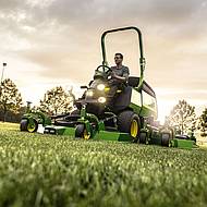 John Deere verbessert den Gro&szlig;fl&auml;chenm&auml;her WAM 1600T Serie III