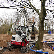 Takeuchi-Hüllkreisbagger TB 257 FR: passt auch in die kleinste Lücke 