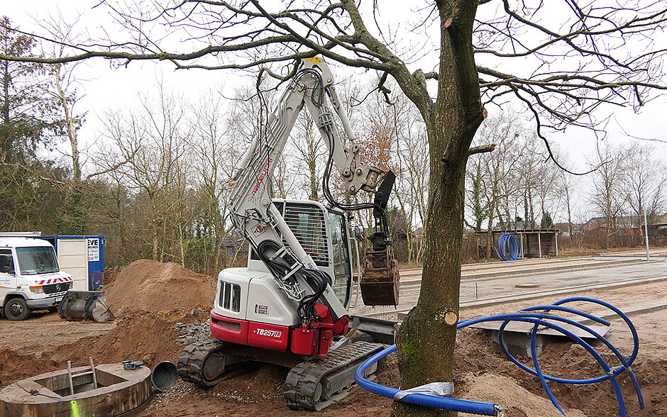 Takeuchi-Hüllkreisbagger TB 257 FR: passt auch in die kleinste Lücke 
