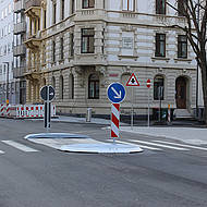 Flexinsel: mobile Querungshilfe f&uuml;r Fu&szlig;g&auml;nger und Radfahrer 