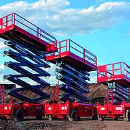 Vermieter setzt auf gro&szlig;e Allrad-Scheren mit ger&auml;umigen Plattformen