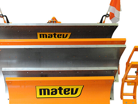 Mit matev-Anbauger&auml;ten bestens f&uuml;r den professionellen Winterdienst ger&uuml;stet