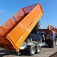 Blomenr&ouml;hr: Tieflader und Kipper mit pfiffigen Detaill&ouml;sungen   f&uuml;r den GaLaBau