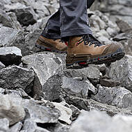 Michelin-Sohlen verst&auml;rken das neue Sicherheitsschuh-Sortiment Cronos 