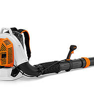 Stark und komfortabel: Das neue Profi-Blasger&auml;t STIHL BR 800 C-E