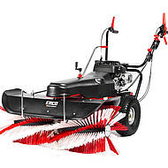 ECHO Motorger&auml;te: Eine Kehrmaschine r&uuml;stet sich f&uuml;r den Winter