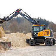 Kast Tiefbau setzt auf Kurzheck-Mobilbagger HW170ACR