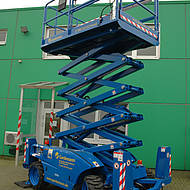 Diesel-Scheren-Arbeitsb&uuml;hnen mit automatischer Abst&uuml;tzung