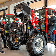 Frühjahrs-Werksausstellung: großes Interesse an neuen Maschinen