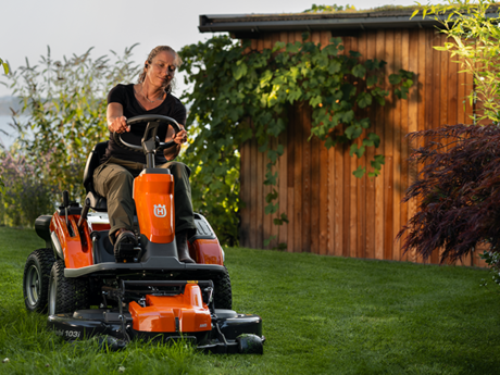 Allrad-Akku-Rider: elektrisches Mähen auch bei anspruchsvollem Gelände