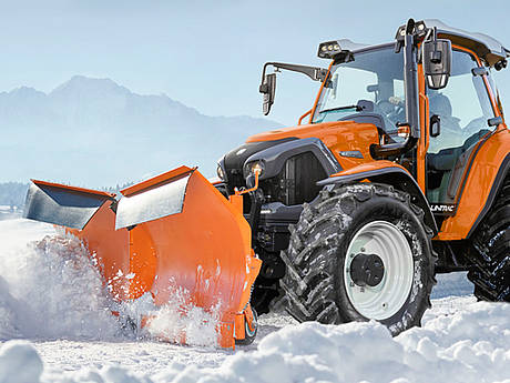 Neuer Lintrac 110 mit gefederter Vorderachse und TracLink-Kabine