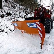 AV-TEC bietet robuste Schneeschilder f&uuml;r jedes Tr&auml;gerfahrzeug