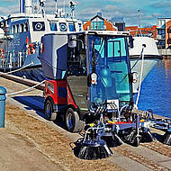 Effiziente Kommunalarbeit mit Geräteträger 3330 und Tornado T2