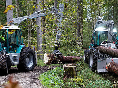 Vorstellung des neuen Pfanzelt Systemschleppers Pm Trac auf forstARENA Beratungswochen