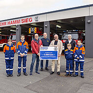 10.000 Euro f&uuml;r Feuerwehr- und Fu&szlig;balljugend