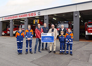 10.000 Euro für Feuerwehr- und Fußballjugend