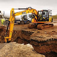 Einer f&uuml;r Alle(s) JCB Kettenbagger JS 130 im Baustelleneinsatz 