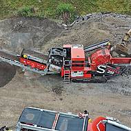 Aufbereitung von Altholz und Bauschutt auf der RecyclingAKTIV