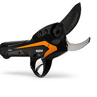 Neue Akku-Astschere C45 mit Verl&auml;ngerungsschaft: effizient und besonders sicher