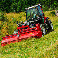 Neuer Hangtraktor Grip 4-140 eignet sich f&uuml;r den Ganzjahres-Einsatz