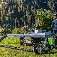 Elektrischer Einachser Monotrac: vielseitiger Allrounder f&uuml;r Winter- und Sommerdienst