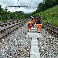 FibreIndustrial ersetzt Stahlbeton: Abdeckung entlang Schweizer Bahntrasse