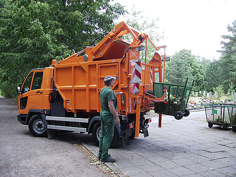 Multicar M 27 B mit Hagemann-M&uuml;llpressaufbau HG 4 HK