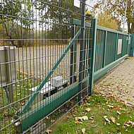 Mit dem R&ouml;sler-System EQTrace und der MK-App Firmentore von ferne &ouml;ffnen