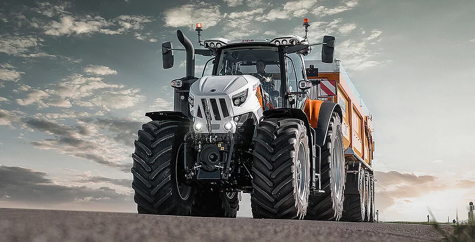 Neue Steyr-Impuls-Traktoren: Power für Straßenbau und kommunale Einsätze