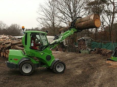 David hebt Goliath: Multifunktionslader Avant 750 