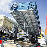 HUMBAUR bewegt Gro&szlig;es und feiert Rekord-bauma 2016