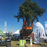 Opitz zeigt Gro&szlig;baum-Verpflanztechnik auf der demopark
