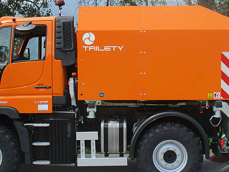 Trilety UKM36: Effiziente Kehrarbeit auch auf kurzen Unimogs