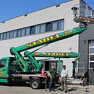 RUTHMANN: &bdquo;weltmeisterliche&ldquo; Neuheiten bei Arbeitsb&uuml;hnen Stabel