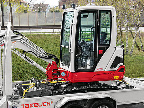 Takeuchi TB 225 feiert auf der Galabau Deutschlandpremiere