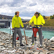 Neue Wendejacke von engelbert-strauss vereint Neon-Look und Sicherheit