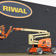 Riwal wird gr&uuml;ner: neue JLG-Arbeitsb&uuml;hnen eingetroffen