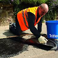 Erhalten statt erneuern: wirtschaftliche und nachhaltige Stra&szlig;ensanierung mit PMMA