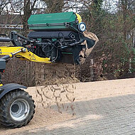 HUNKLINGER PVS - One-Man-Show beim Pflasterverfugen 