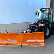 Allen Anforderungen gewachsen: Raupentraktor plus Vario-Schild