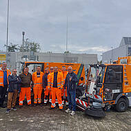 Leipzig setzt auf umweltfreundliche Stadtreinigung: Zwei neue Elektro-Kehrmaschinen verst&auml;rken den Einsatz