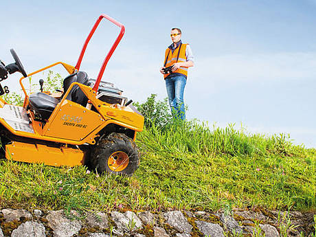 Demopark-Silbermedaille f&uuml;r den Aufsitzm&auml;her mit Fernsteuerung von AS-Motor