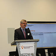 Kommunalforum Alpenraum: Der neue Unitrac 112 LDrive unterstützt Gemeindekooperationen