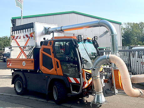 Hansa APZ inklusive Laubverladegebläse T400 sowie Aluminium-Container