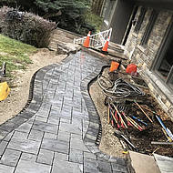 Gr&uuml;n bis an die Terrasse &ndash; mit SnapEdge von Weber Baumaschinen