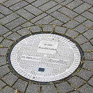 Sicheres und effizientes Arbeiten mit KHK-Schachtabdeckungen 