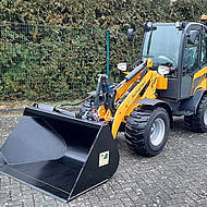 Neue Seitenkippschaufel von Bressel und Lade f&uuml;r kleine Radlader