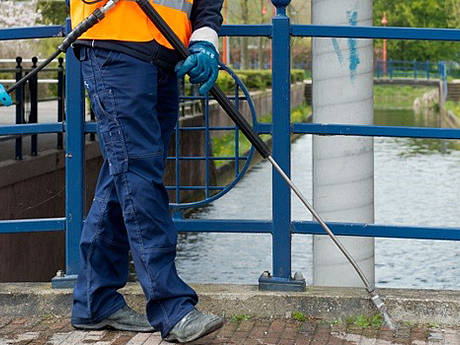 Spezialist der Hei&szlig;wasserwildkrautbek&auml;mpfung zeigt gro&szlig;es Sortiment auf der GaLaBau 