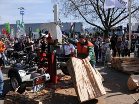 Tradition mit Zukunft: FORST live zeigt moderne Waldnutzung von A bis Z